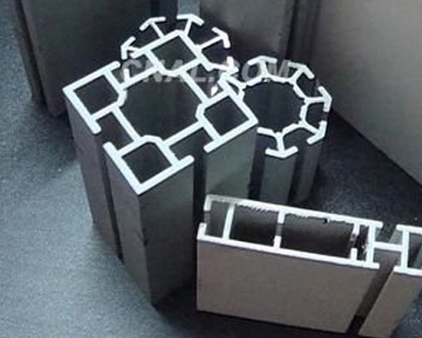 成都铝型材灯箱定制：轻量化强承重 抗锈耐候性佳 商场专柜品牌展示优选